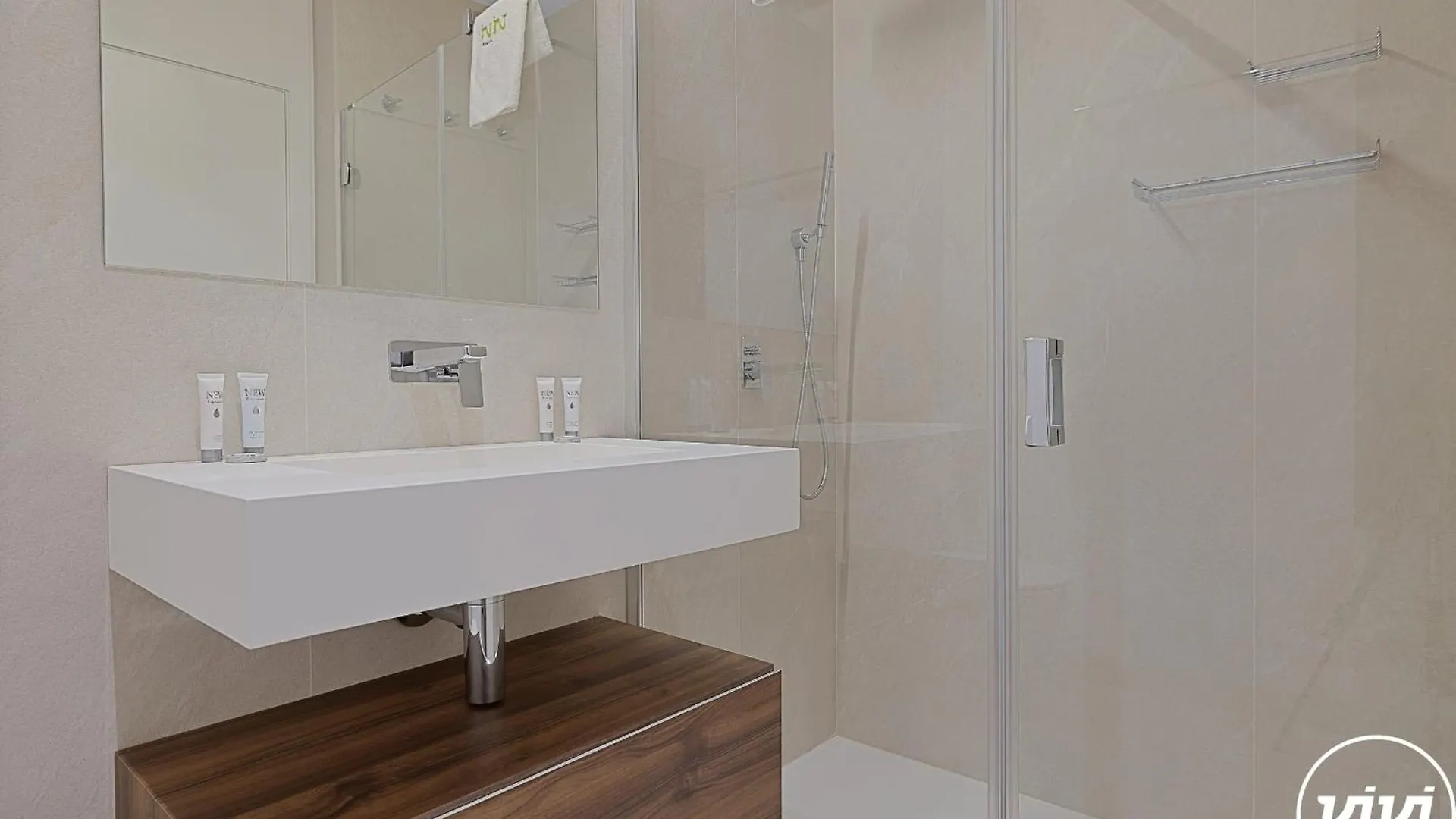 Vivi Homes - Aura Pool, Sauna, Spa, Gym & Sea View Torremolinos 0*,  Spain