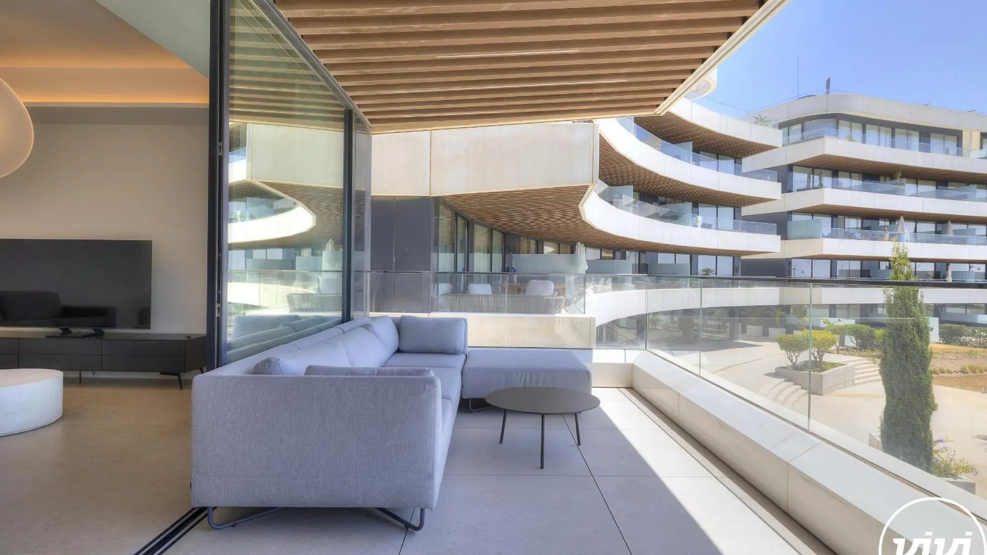 Vivi Homes - Aura Pool, Sauna, Spa, Gym & Sea View Torremolinos Apartment