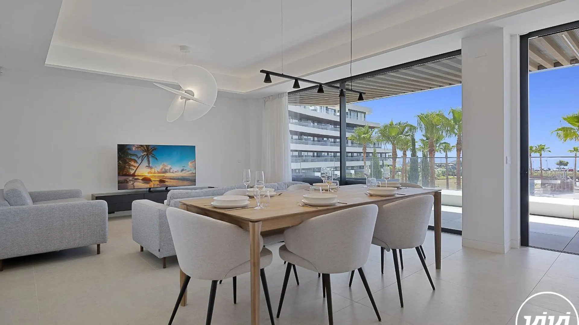 Vivi Homes - Aura Pool, Sauna, Spa, Gym & Sea View Torremolinos Apartment